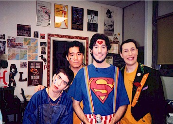 god2.jpg (47062 bytes)